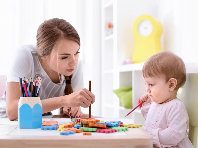Çocuk Bakıcısı Seçiminde Dikkat Edilmesi Gerekenler: Aileler için Güvenli Rehber