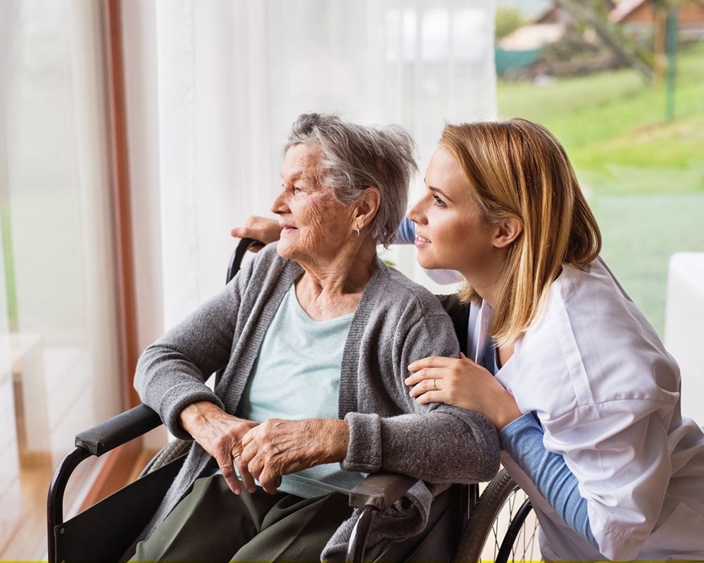 Evde Yaşlı Bakıcısı